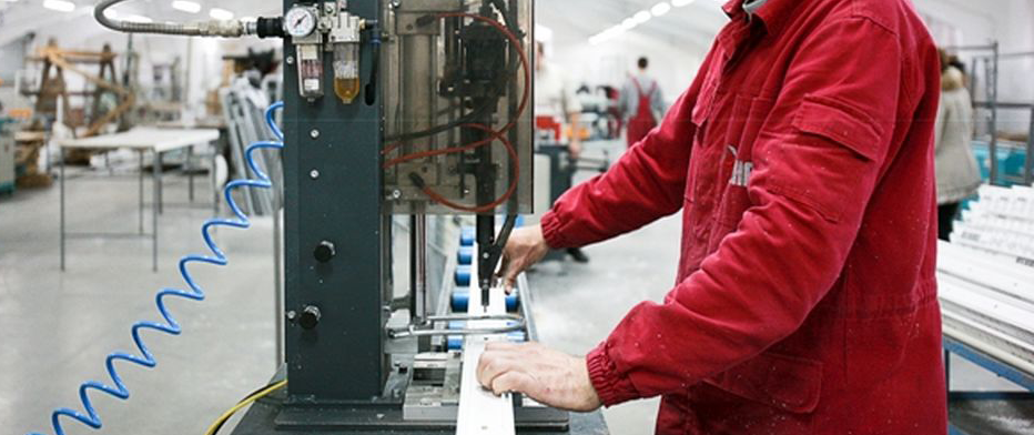 Используемое в производстве итальянское и немецкое оборудование позволяет выпускать продукцию высокого качества, отвечающую требованиям евро-стандарта. Вся выпускаемая продукция проходит жесткий контроль по качеству.